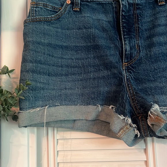 Universal Thread Shorts - Picture 2 of 4